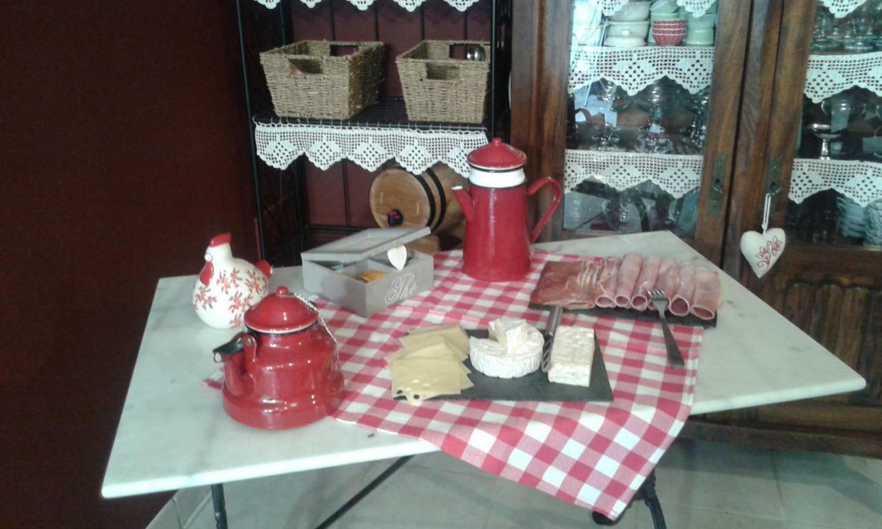 La Gerbaudiere Chambres&Table D Hotes Proche Mont Saint Michel Cuisine Maison Notre-Dame-du-Touchet Exterior photo